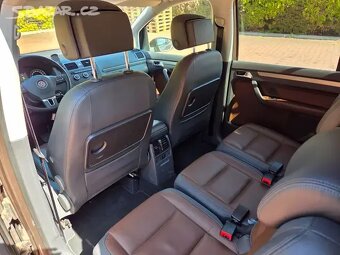 Touran 2.0TDI 130kW DSG,Highline,webasto,tažné,kamera,xenon - 15