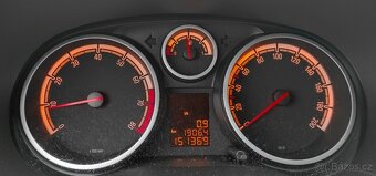 Opel Corsa D 1,4 64 kW r.v. 2012, 2x klíč, 2x kola, serviska - 15
