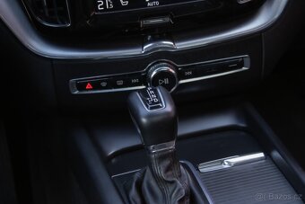 Volvo XC60 D4 2.0L Drive-E Momentum Geartronic - 15