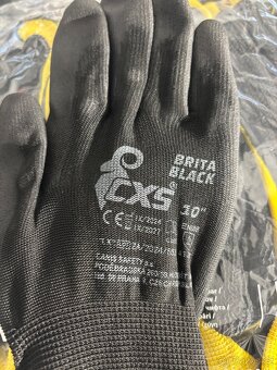 Pracovní rukavice. 162 párů - 15