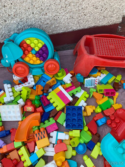 Mix: Megablocks, kuličkodráha, šroubovací staveb., autodráha - 15