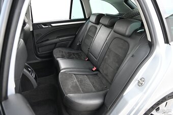 Škoda Superb 2.0TDI 125KW DSG Elegance 2/14 - 15