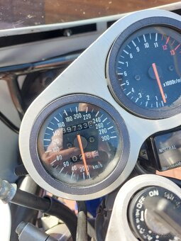 Suzuki GSX-R 1100 - 15