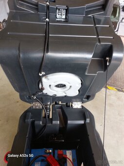 Podlahový mycí stroj Nilfisk Viper AS 710R se sedící obsluho - 15