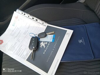 Peugeot 308 2015 1.2 81 kW Benzín Top auto - 15