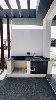 Prodej vily 3+1, 175 m2, s terasou 60 m2, pozemek 340 m2 – p - 15