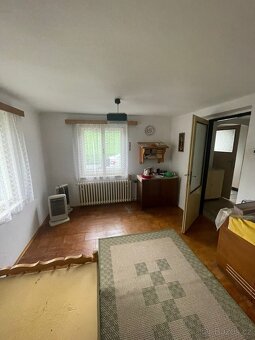 Rodinný dům s truhlářskou dílnou v malebné obci Pařezov - 15
