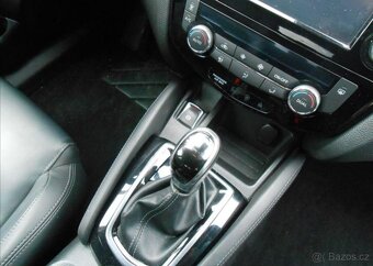 Nissan Qashqai 1,6 dCi 130 Xtronic Tekna CZ nafta - 15