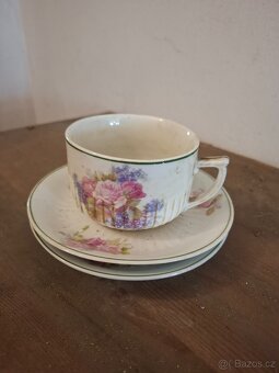 Sklo a porcelán - 15