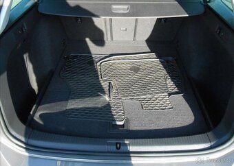 Volkswagen Golf 2,0 110 kW LOUNGE LED Serviska nafta - 15
