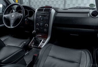 Suzuki Grand Vitara 2.0i benzín 103kw - 15