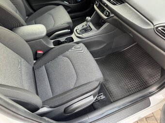 Hyundai i30 kombi 1,0 tgdi DCT Family Smart - 15