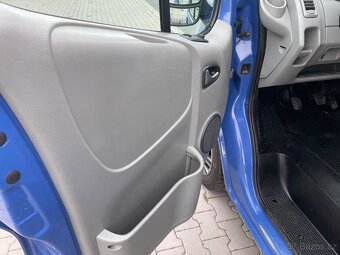 Renault Trafic Passenger 2,0dci 84 kw rok 2011  9.míst - 15