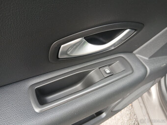 Renault Laguna, 2,0 DCI - 15