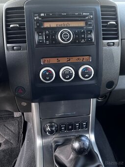 Nissan Navara 2,5DCi  King Cab XE 140kw - 15