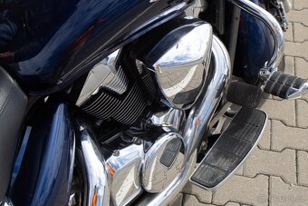 Suzuki VLR 1800 Intruder - 15