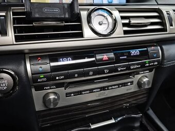 2015 LEXUS LS460 AWD - 15