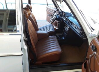 Mercedes w115 /8 220d - 15