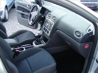 Ford Focus 1.6 TDCi,ESP,EL.SEDAČKY - 15