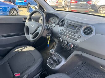 Hyundai i10 1,0 48 KW 1. MAJ ČR KM KOLA - 15