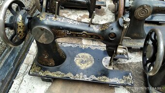 sbírka šicích strojů - 15