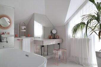 Exkluzivní dům s vlastním SPA areálem - 15