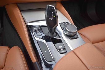 BMW 530d xDrive 195kW ///MSPORT SERVIS BMW .DPH.ČR - 15
