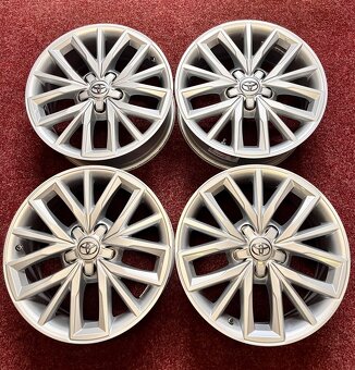 5x114,3 R17 ORIGINÁL Alu Toyota Corolla 2022 - JAKO NOVÉ - 15