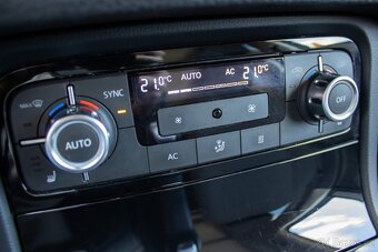 Vw Volkswagen Touareg 3.0 TDI webasto, panorama, nová STK - 15