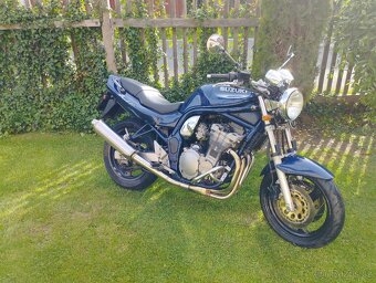 Suzuki bandit 600 - 15