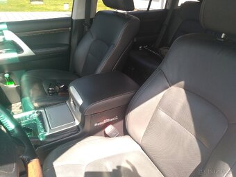 TOYOTA LANDCRUISER 200 V8 DIESEL Model 2021 R. V. 1O/2020 - 15