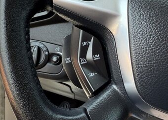 Ford Kuga 1,5 i 110kW NAVI,KŮŽE,SERVISKA benzín manuál - 15