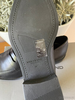 Černé kožené mokasíny loafers Vagabond, vel. 39 - 15