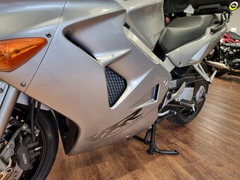 Honda VFR 800 - 15