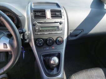 Toyota Auris 1.4 D-4D m.2013 jen 159000km - 15