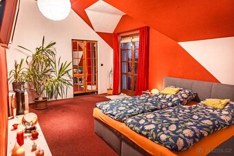 Prodej rodinného domu 228 m², pozemek 2261 m² - 15