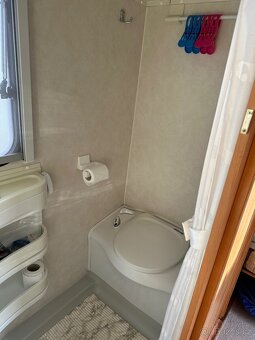 Plně soběstačný karavan FLEETWOOD SONATA MELODY - 15