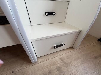 Dvoupatrová postel - 15