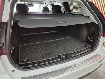 Volvo V60 2,0 D4 AWD Cross Country PLUS - 15