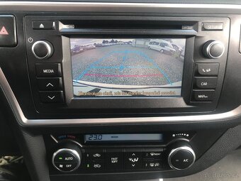 Toyota Auris, 1.8 Hybridní 73 KW,1.MAJ,ČR.. - 15