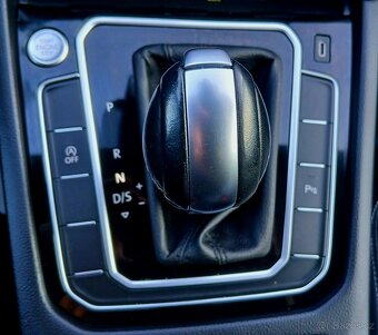 Passat 2,0 tdi dsg R-Line MATRIX,MASÁŽ,VIRTUÁL. - 15