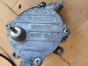 PŘÍSLUŠENSTVÍ MOTORU - VOLVO 2,4D D5 120kW - 15