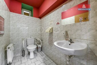 Přenechání pronájmu restaurace, Ústí n/L, ul. Mírové náměstí - 15