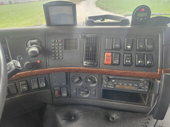 Volvo FM9 6x2 s hydr. ruk + hydr.čelo r.v.2003 - 15