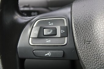 Volkswagen Touran 2,0 TDI HIGHLINE,BIXENONY,DPH,2011 - 15