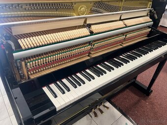 Akustické piano Yamaha made in England se zárukou. REZERVACE - 15