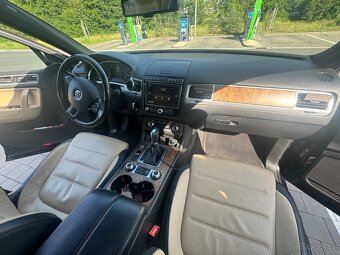 Volkswagen Touareg 4MOTION Maximální výbava - 15