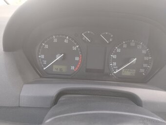 Škoda fabia kombi 1.4 16 v automat - 15