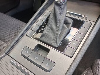 Škoda Superb 3 Combi Style iV 1.4TSI 150kW 84tkm DSG Virtual - 15