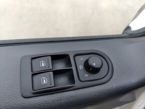 VOLKSWAGEN TRANSPORTER 2.5 TDI 9 MÍST 96kW - 15
